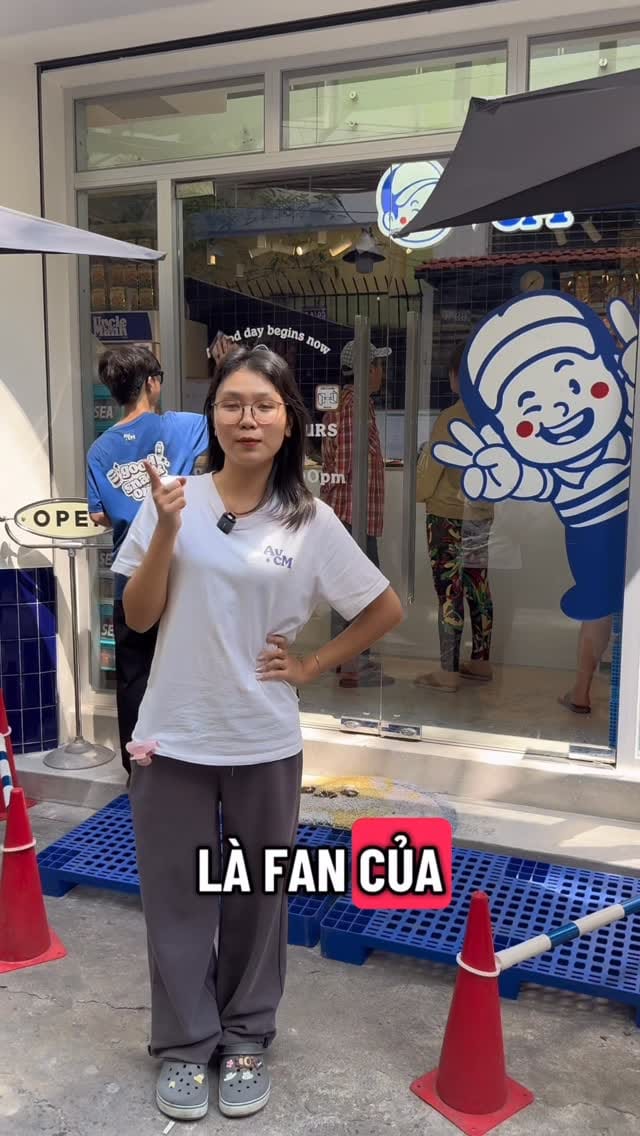 Post 9 by Ăn Vặt Chú Mạnh on Instagram (video)
