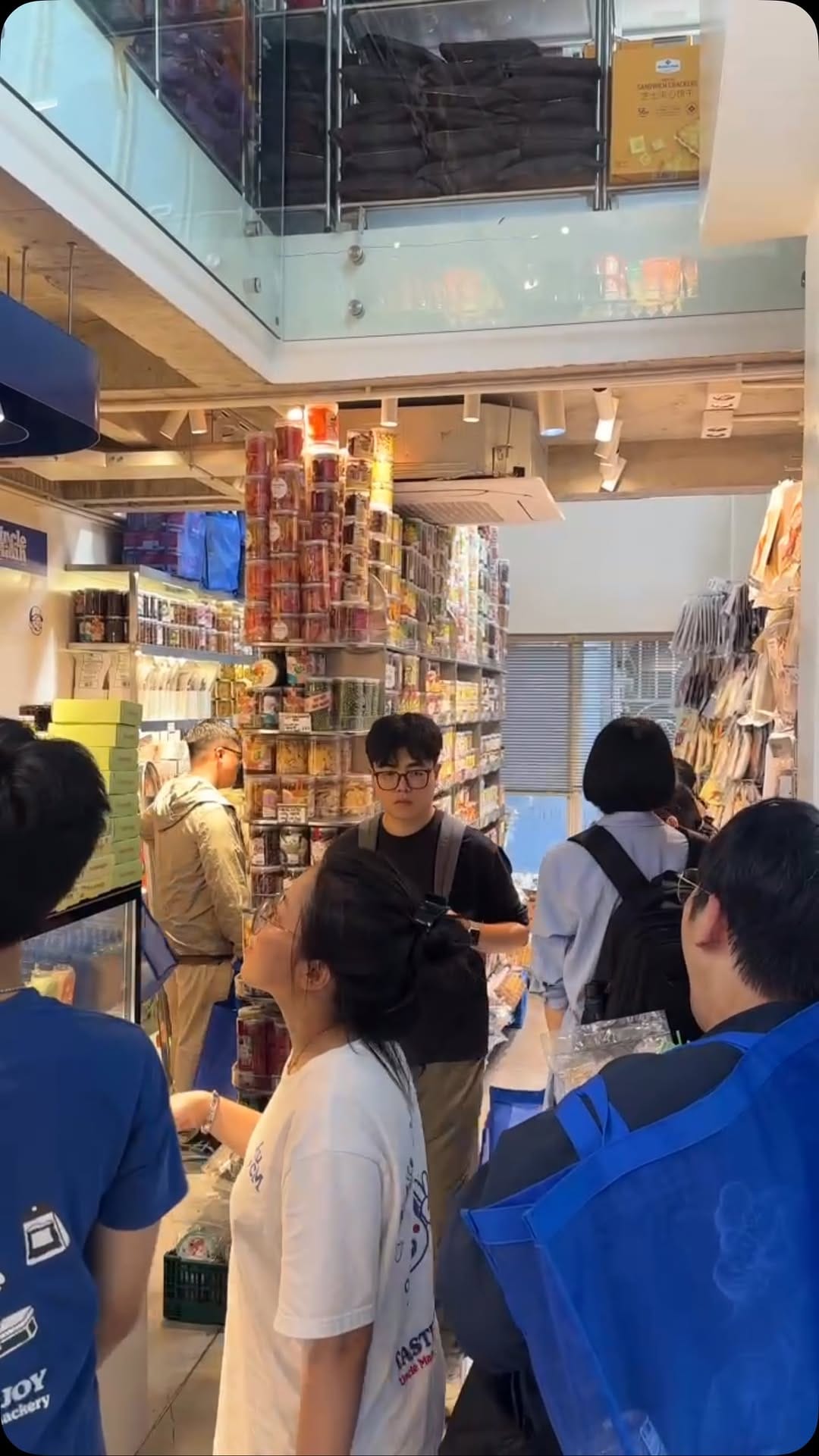 Post 10 by Ăn Vặt Chú Mạnh on Instagram (video)