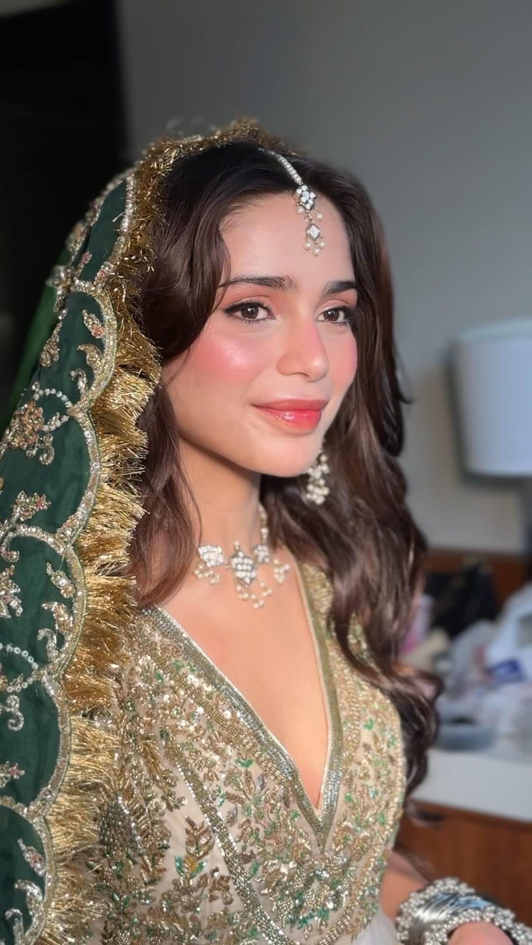 Post 9 by Wardah Usmani Makeup Studio on Instagram (video)