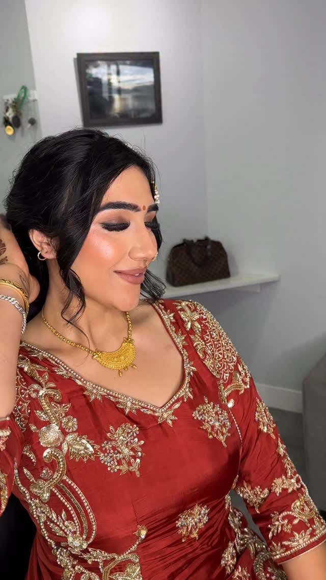 Post 5 by LASH OUT STUDIO  | BRIDAL makeup artist + educator on Instagram (video)