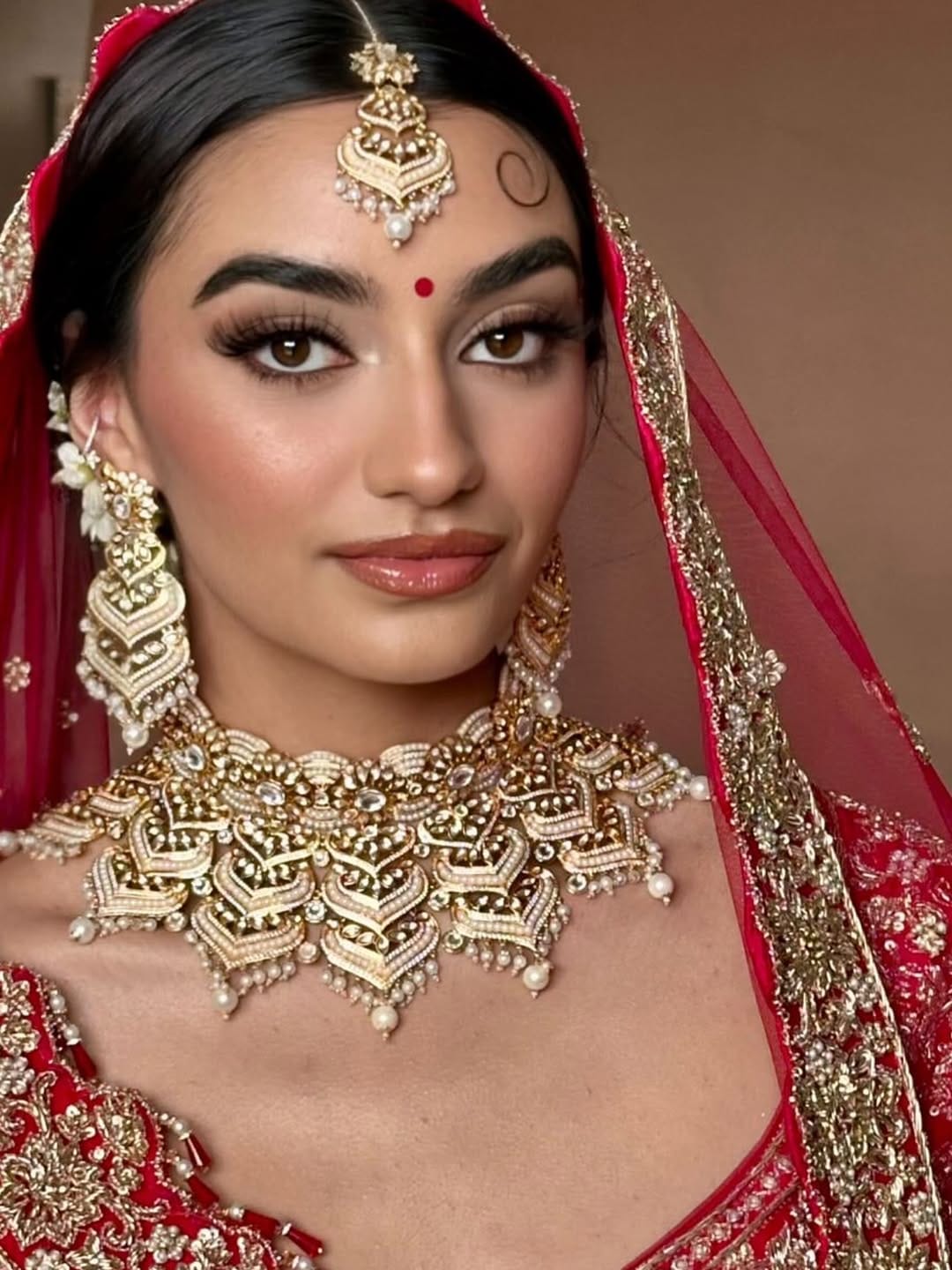 Post 3 by LASH OUT STUDIO  | BRIDAL makeup artist + educator on Instagram (carousel)