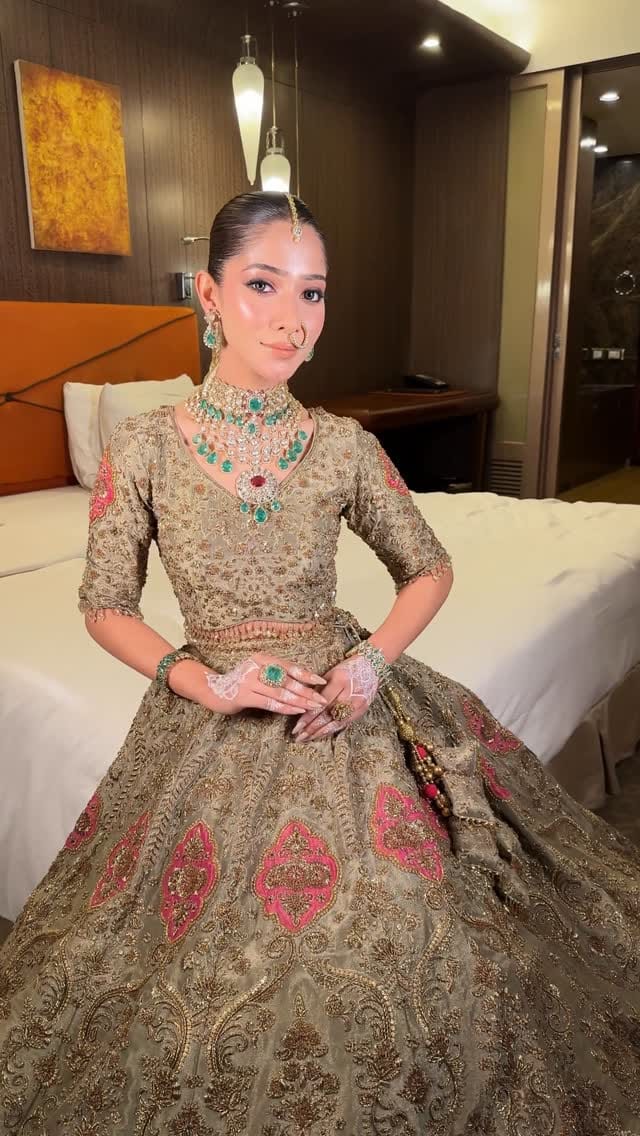 Post 6 by Parry Vig Makeup Artist in Punjab & Brampton on Instagram (video)