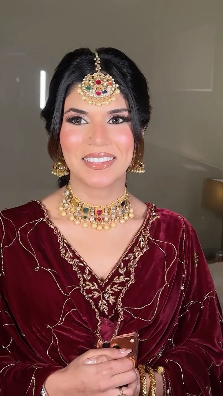 Post 7 by Parry Vig Makeup Artist in Punjab & Brampton on Instagram (video)