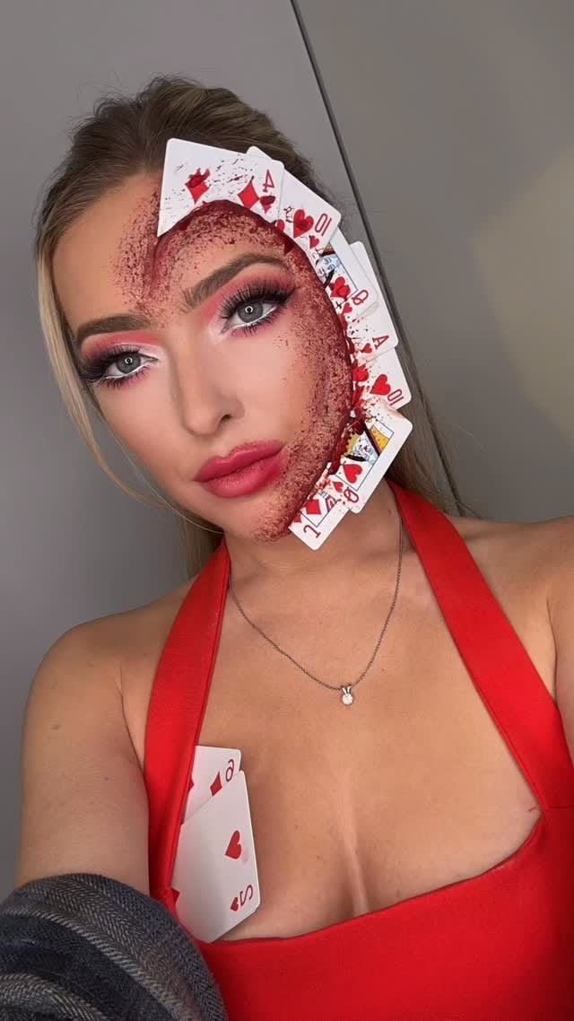 Post 5 by Montreal Makeup Artist on Instagram (video)