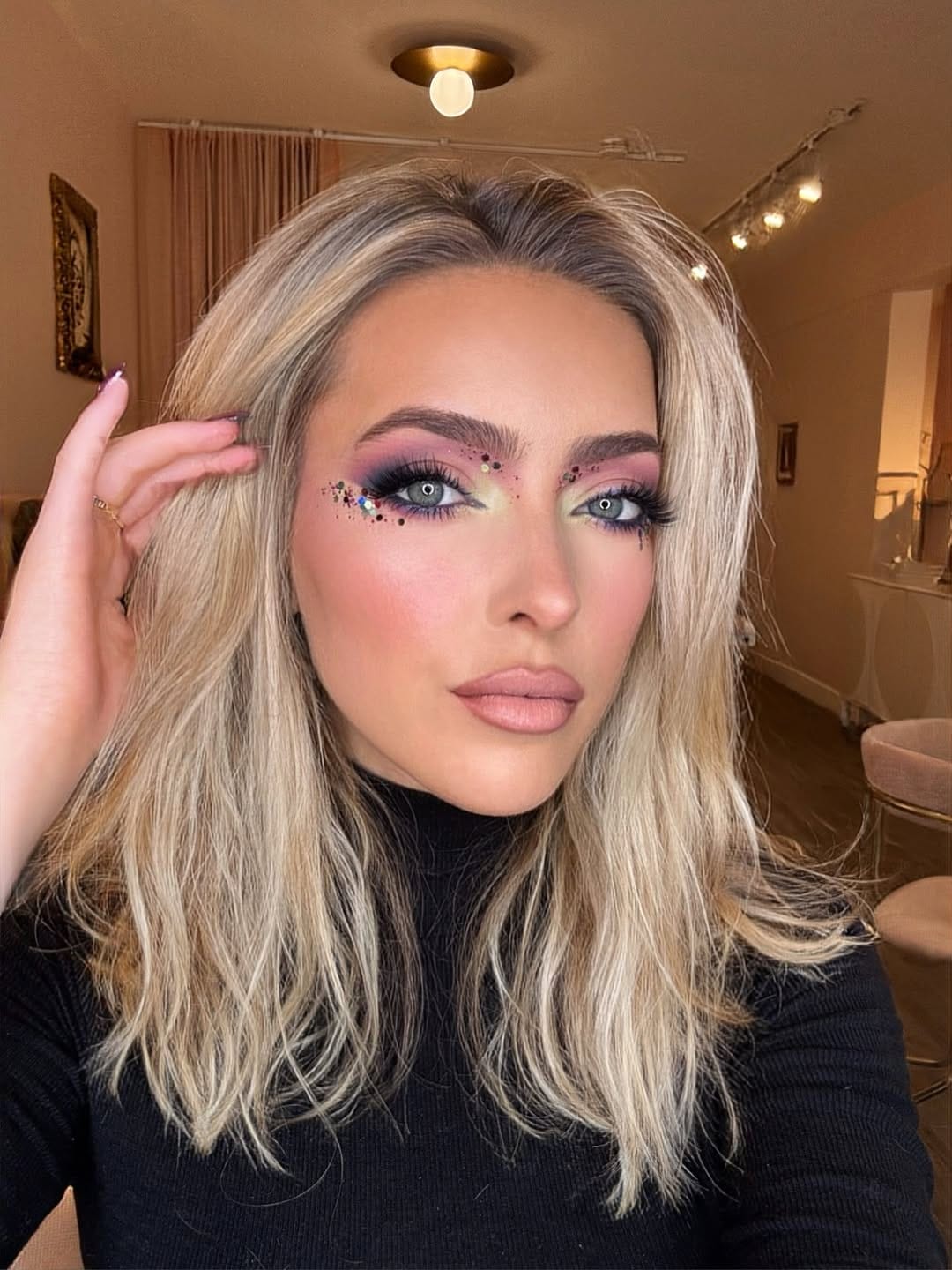 Post 2 by Montreal Makeup Artist on Instagram (image)