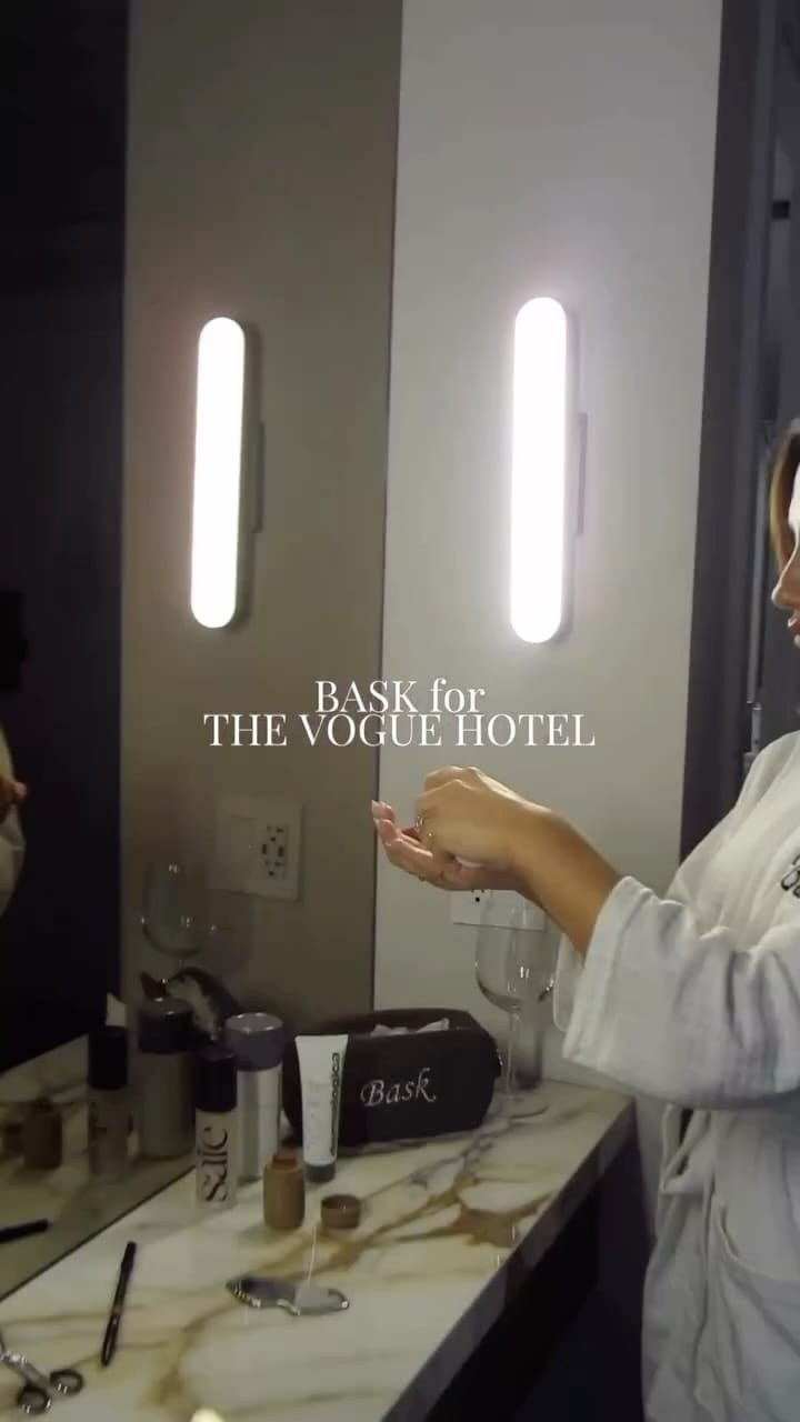 Post 6 by MONTREAL HAIR + AESTHETICS on Instagram (video)