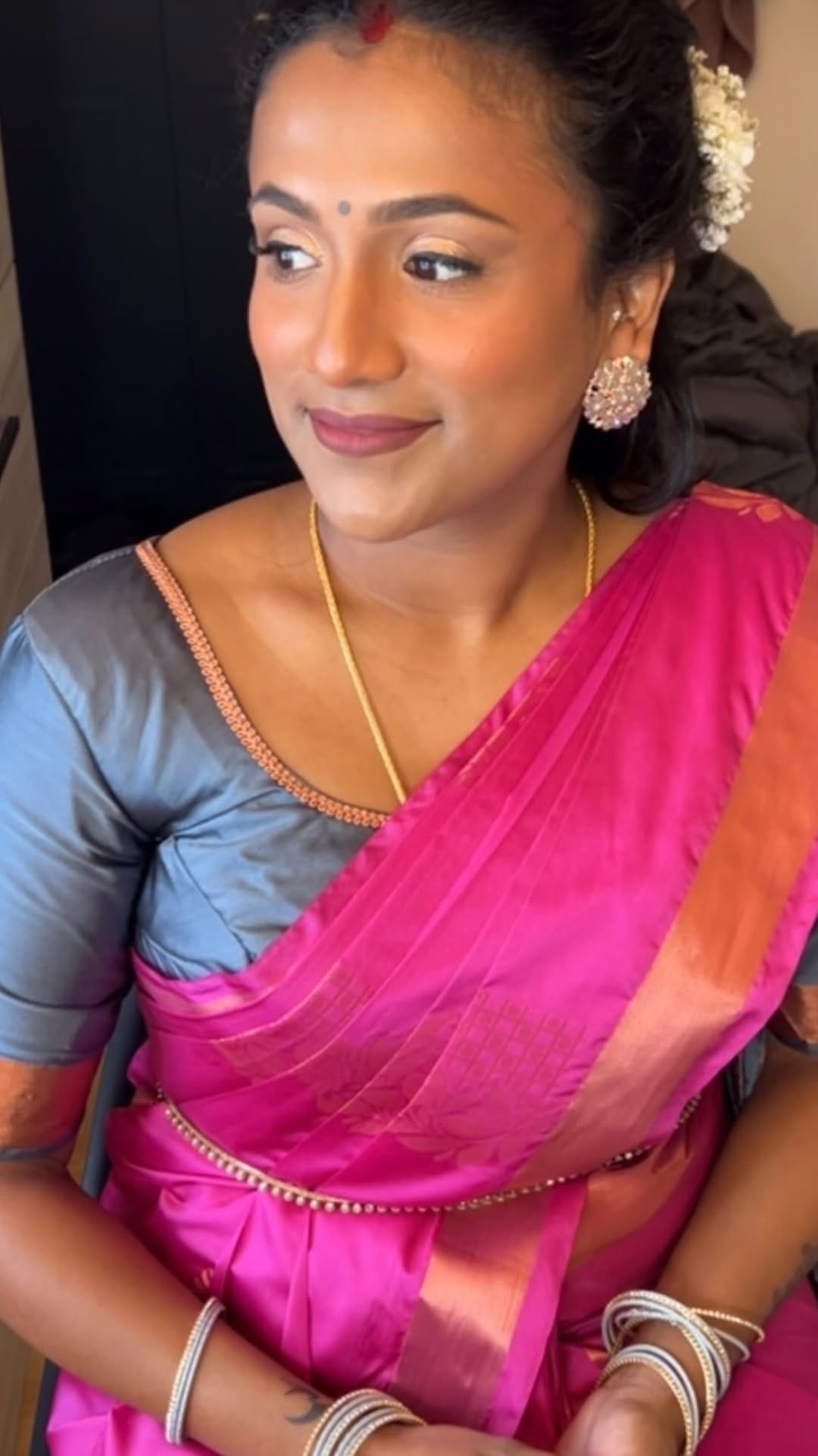 Post 10 by Tharsana Krishnamoorthy on Instagram (video)