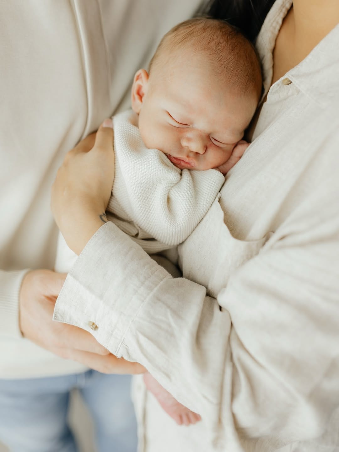 Post 5 by Ashley Coates | Ottawa Lifestyle + Wedding Photographer on Instagram (carousel)