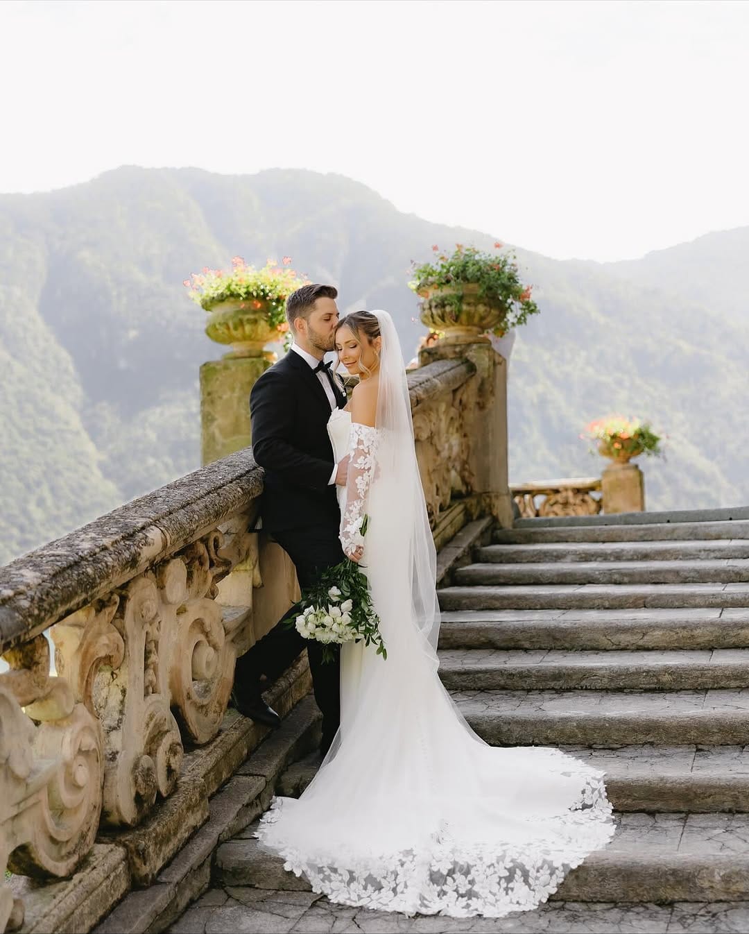 Post 9 by Ashley Coates | Ottawa Lifestyle + Wedding Photographer on Instagram (carousel)