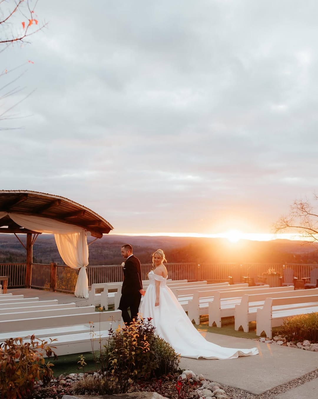 Post 1 by Ashley Coates | Ottawa Lifestyle + Wedding Photographer on Instagram (carousel)