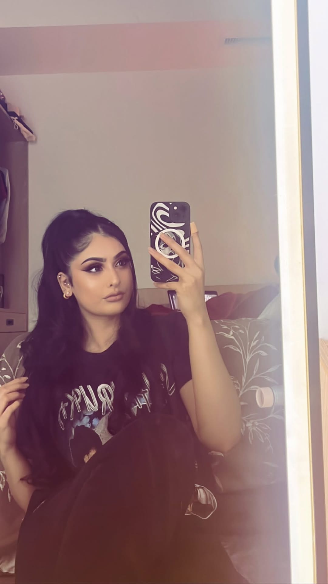 Post 4 by Mahi MUA on Instagram (video)