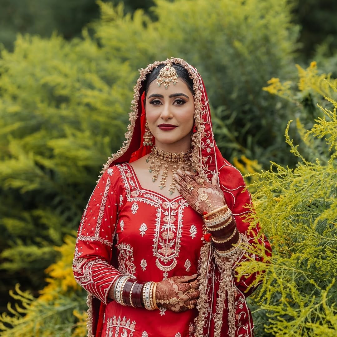 Post 10 by Simran Grewal on Instagram (carousel)