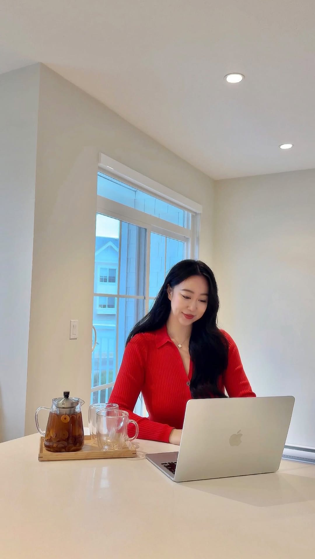 Post 6 by Sophia Hu on Instagram (video)