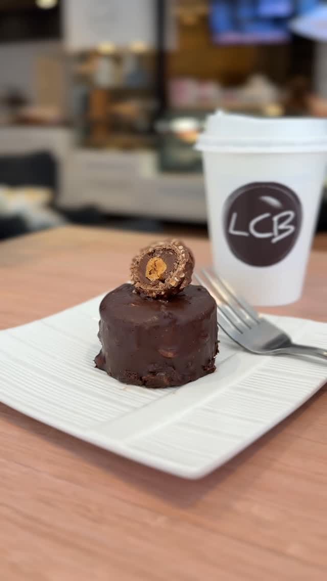 Post 1 by Le Cheesecake Bar on Instagram (video)