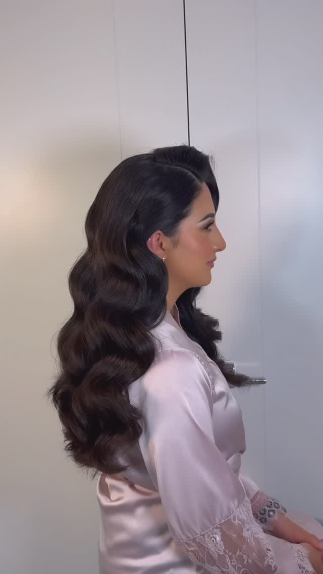 Post 6 by R O B E N A on Instagram (video)