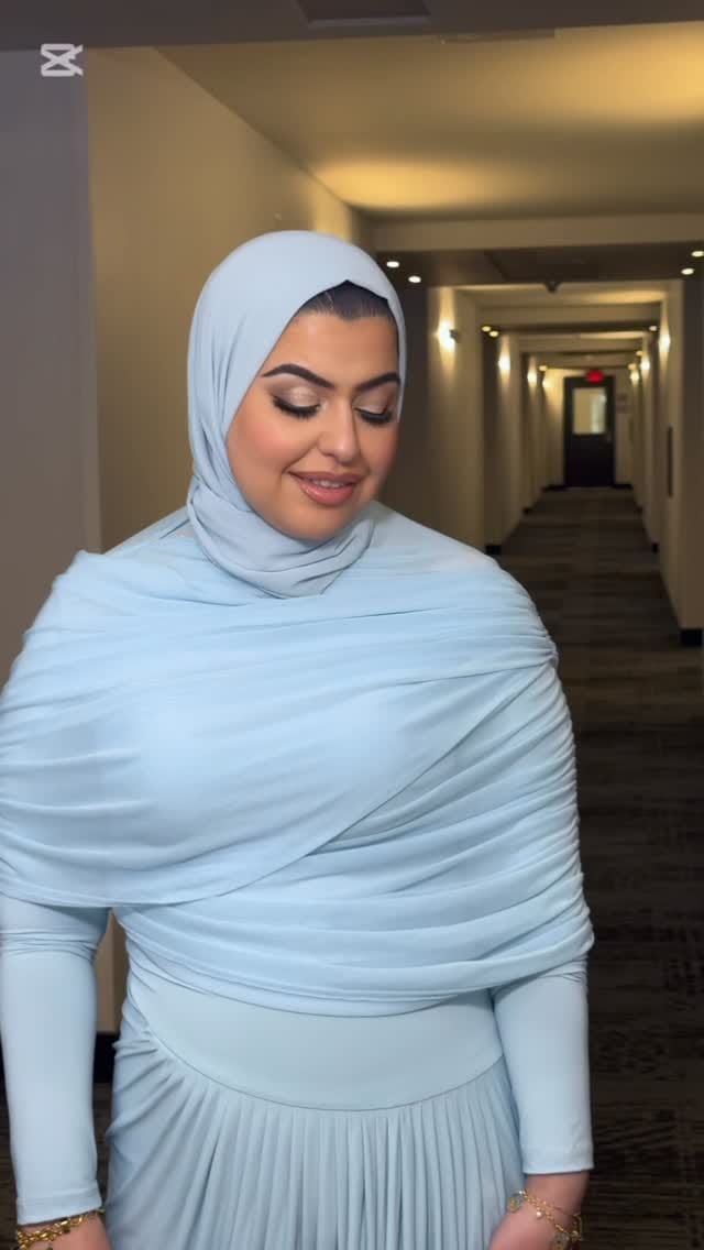 Post 3 by R O B E N A on Instagram (video)