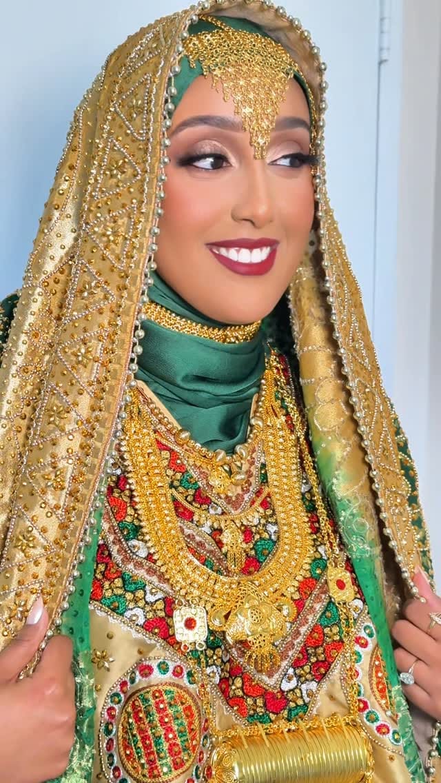 Post 6 by N.A.| Toronto Bridal Makeup Artist on Instagram (video)