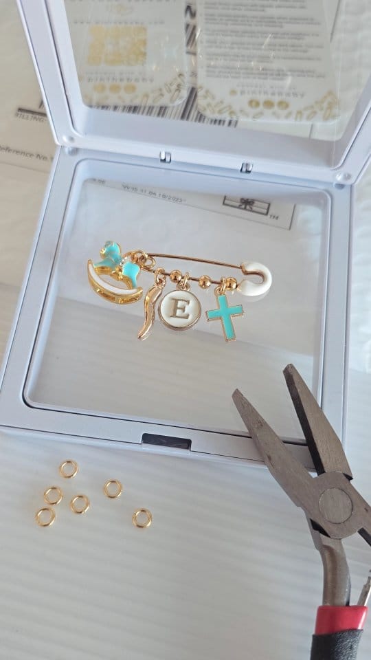 Post 1 by PIN THE BABY 🧷 on Instagram (video)