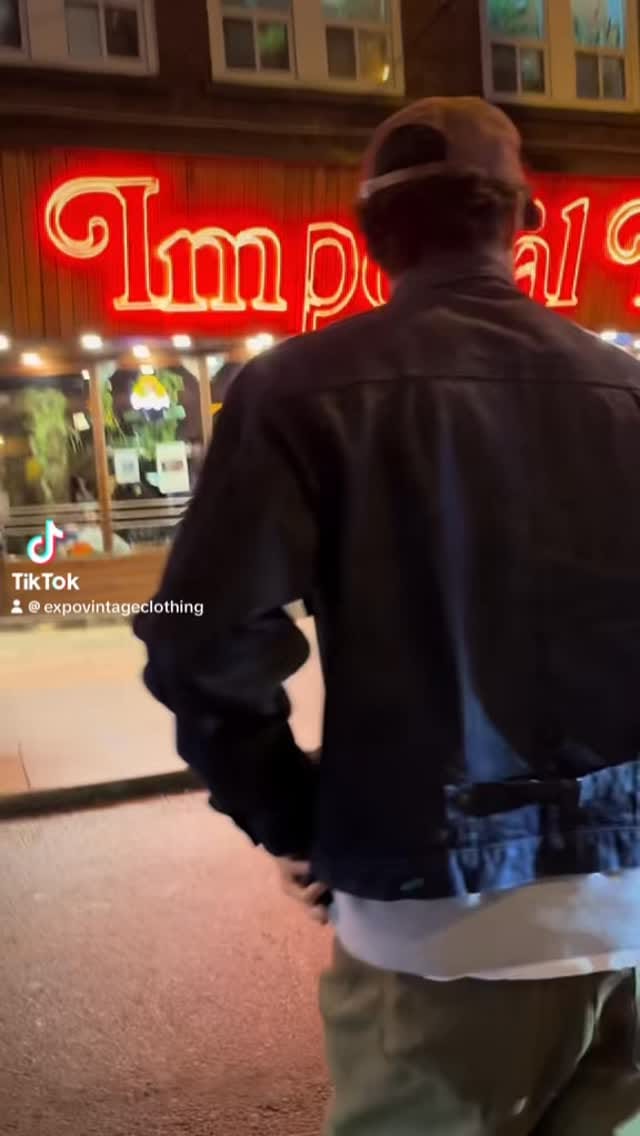 Post 6 by EXPO VINTAGE CLOTHING on Instagram (video)