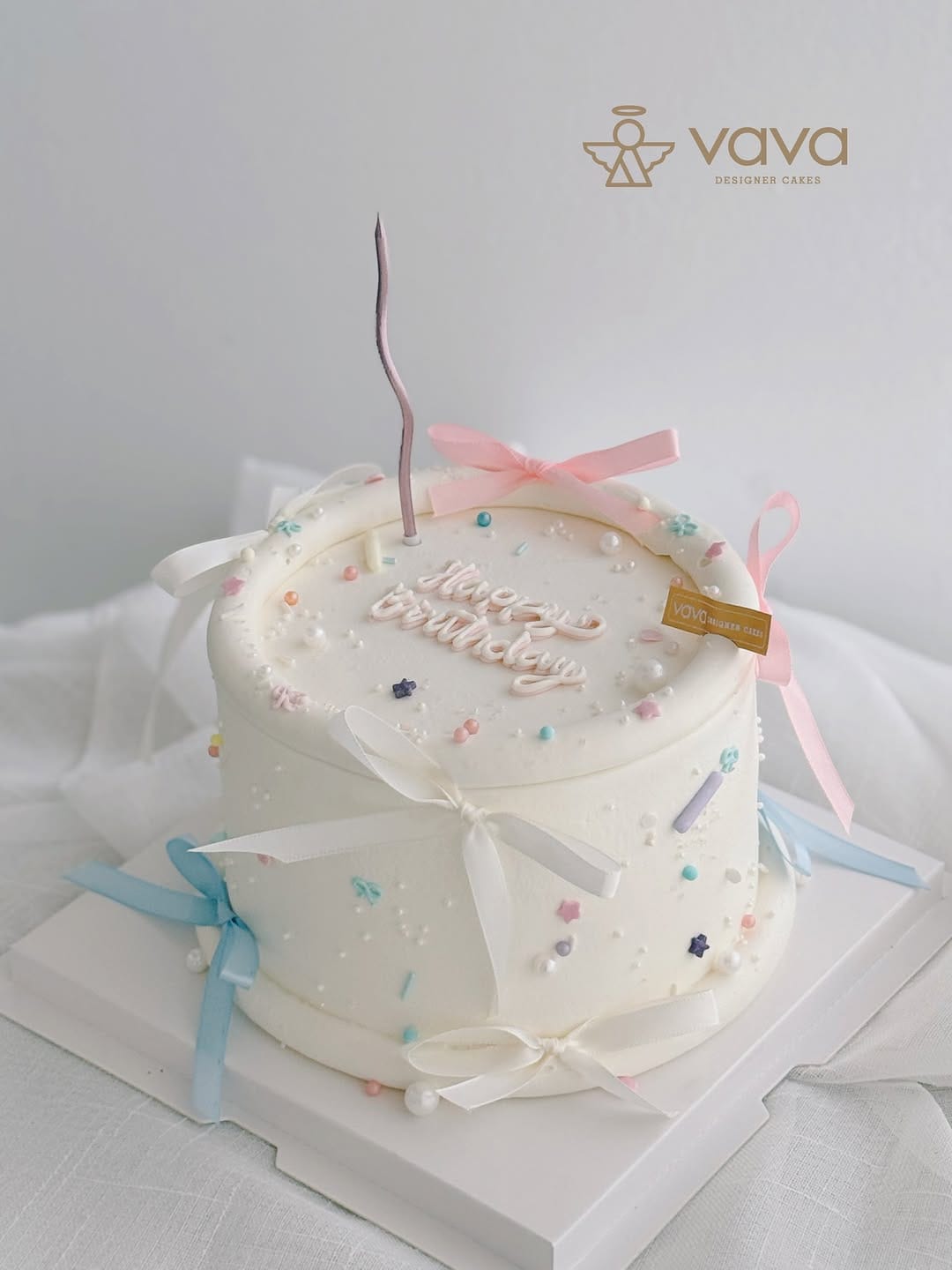 Post 2 by VaVa Designer Cakes on Instagram (image)