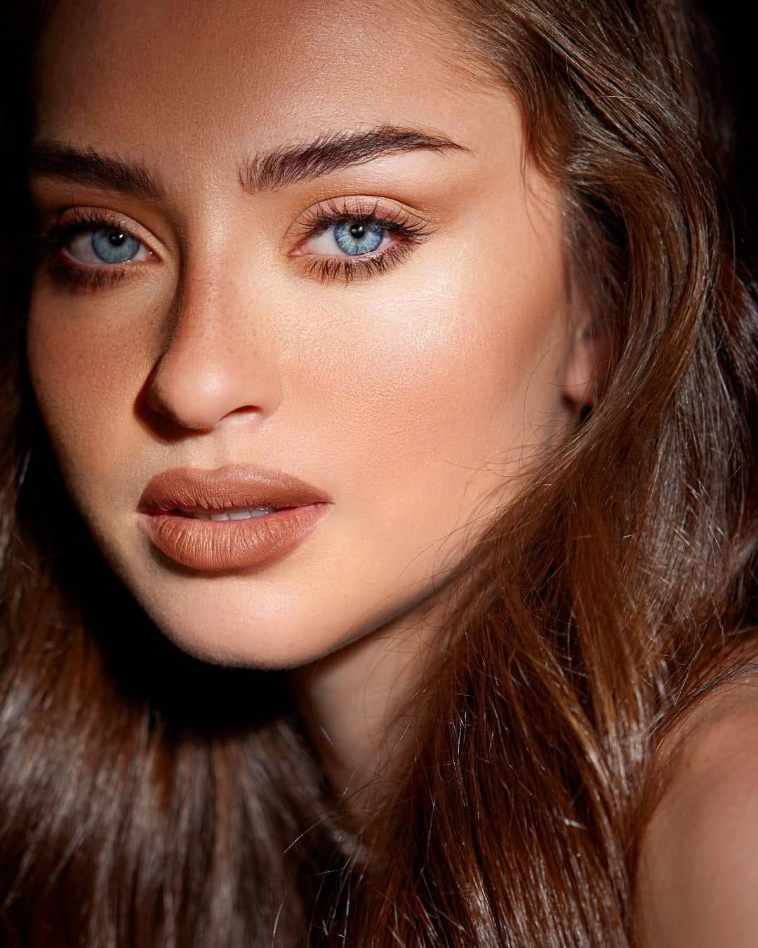 Post 8 by Lihi Zvirin Celebrity & Bride Makeup Artist on Instagram (image)