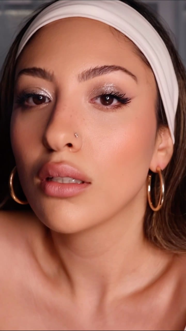 Post 3 by Lihi Zvirin Celebrity & Bride Makeup Artist on Instagram (video)