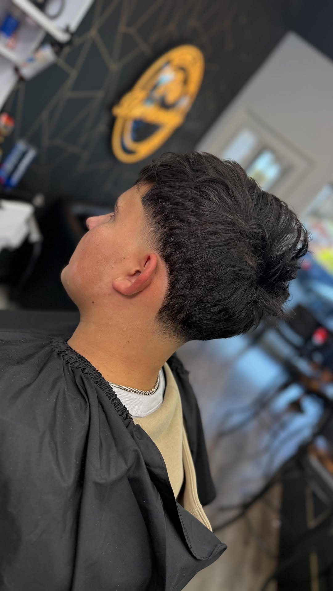 Post 6 by 💈ROYAL CHAIR BARBER SHOP💈 on Instagram (video)