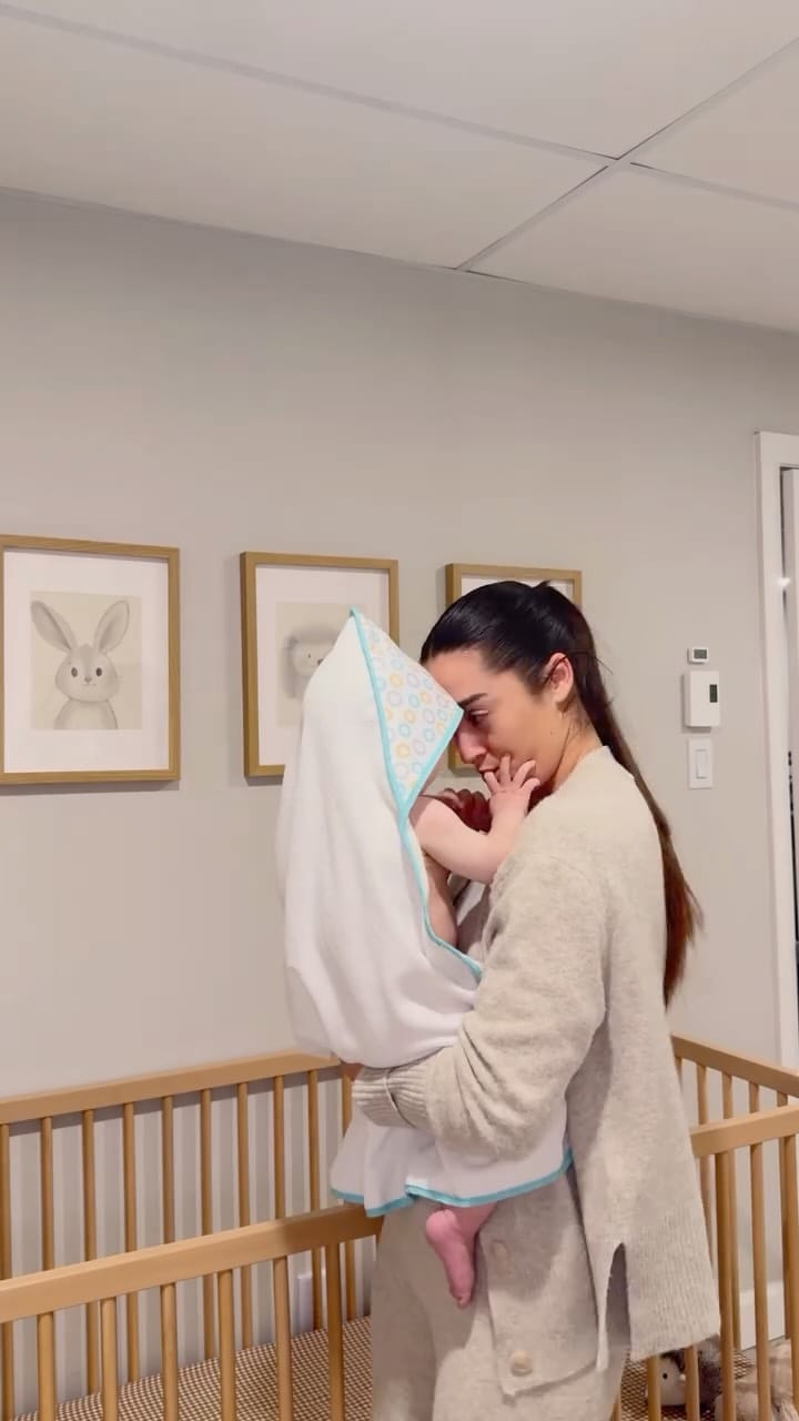 Post 6 by LOLO on Instagram (video)