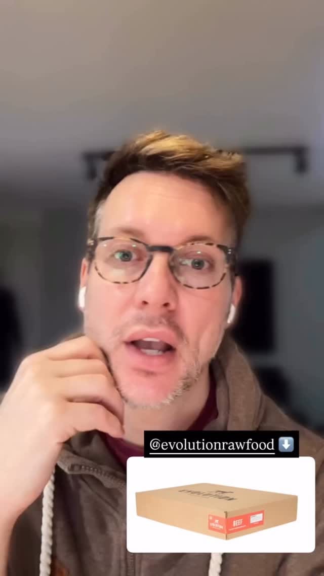 Post 1 by Doodle Dogs on Instagram (video)