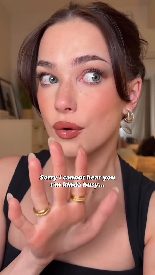 Post 6 by VICTORIA on Instagram (video)