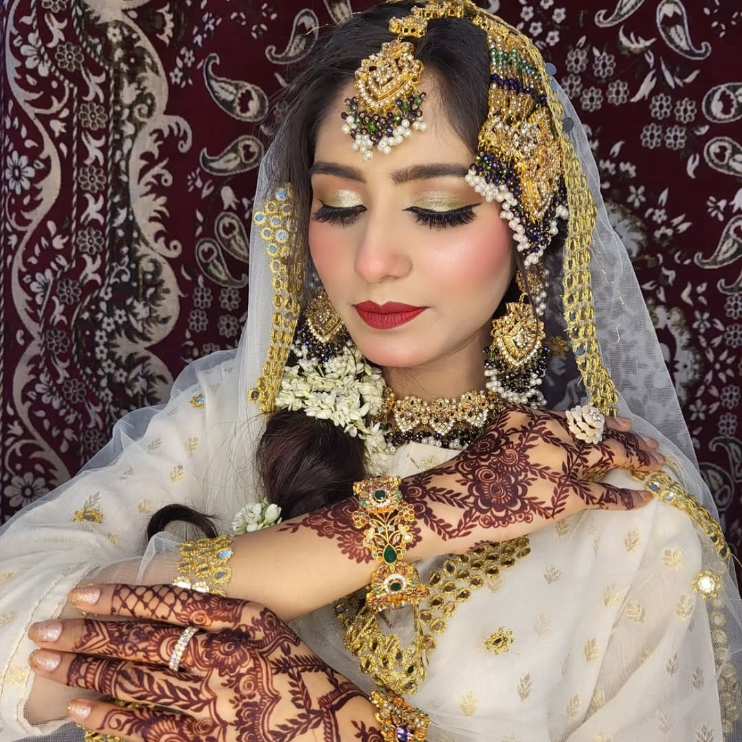 Post 8 by MAKE-UP BY "NAZ" 🖌️ on Instagram (image)