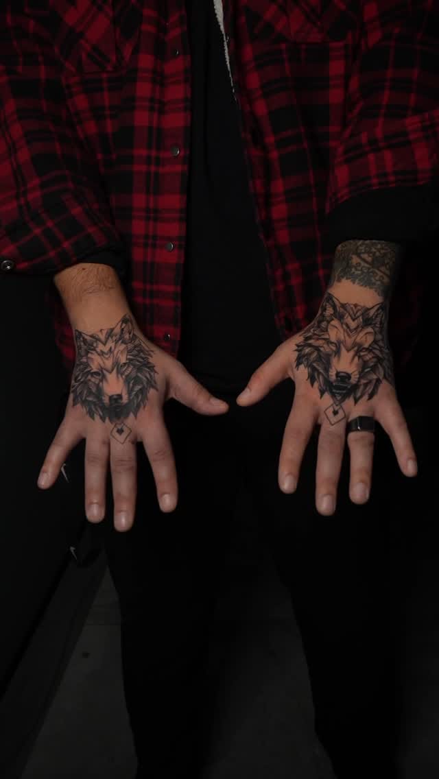 Post 6 by Piranha Tattoo & piercing on Instagram (video)