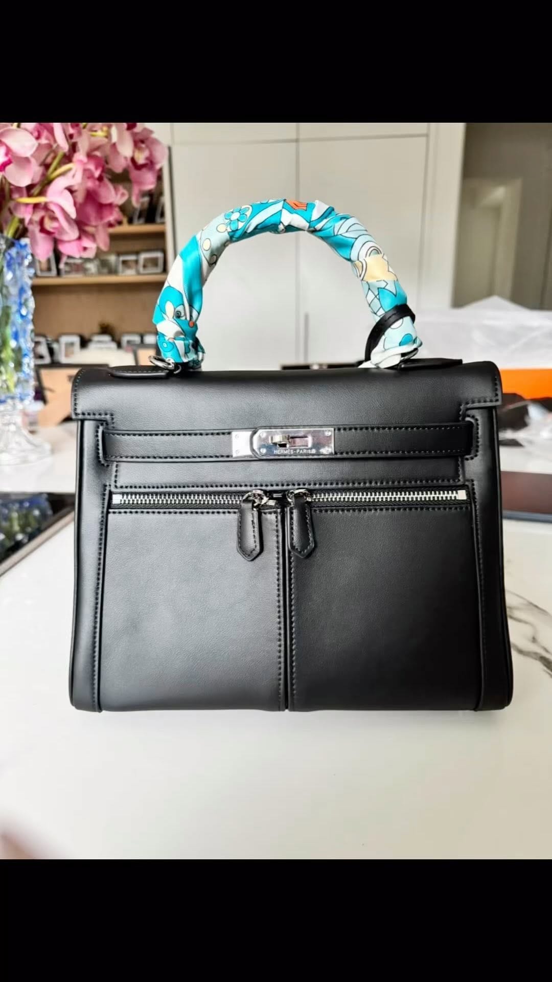 Post 1 by Samantha Luxe on Instagram (video)