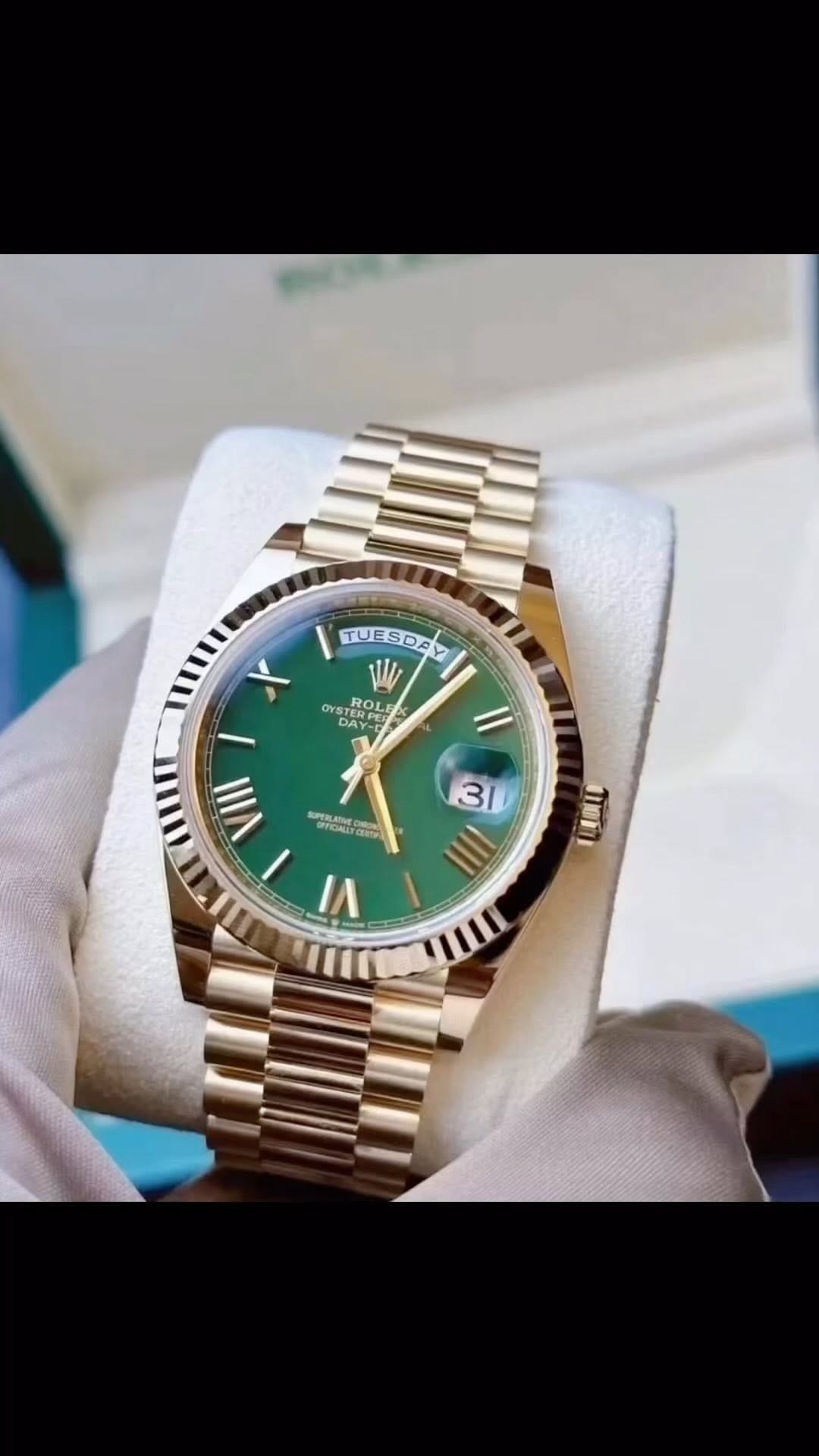 Post 2 by Samantha Luxe on Instagram (video)