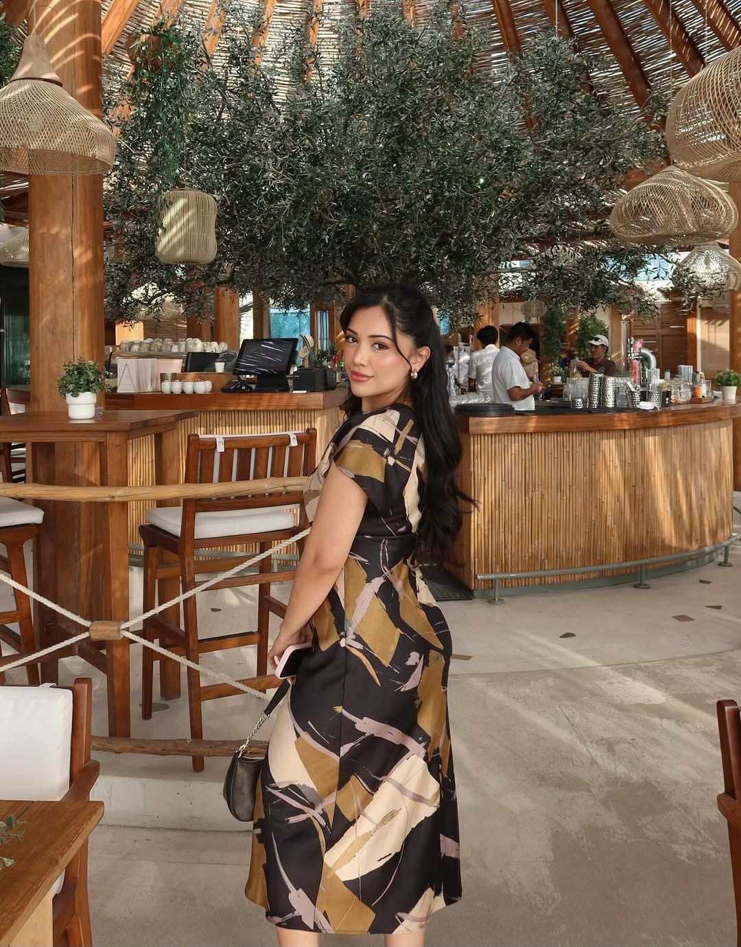 Post 6 by Aisha Zamir on Instagram (carousel)