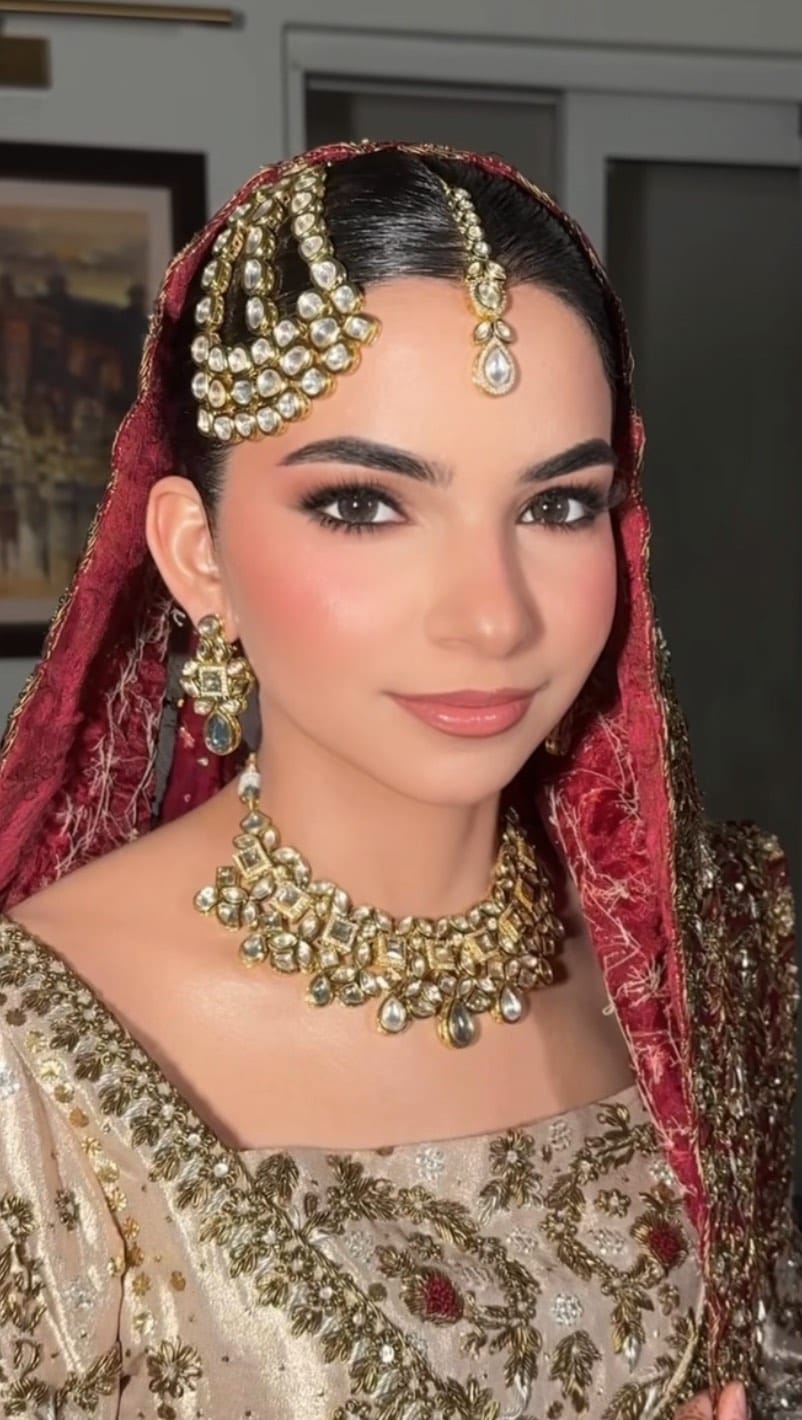 Post 1 by Aisha Zamir on Instagram (video)