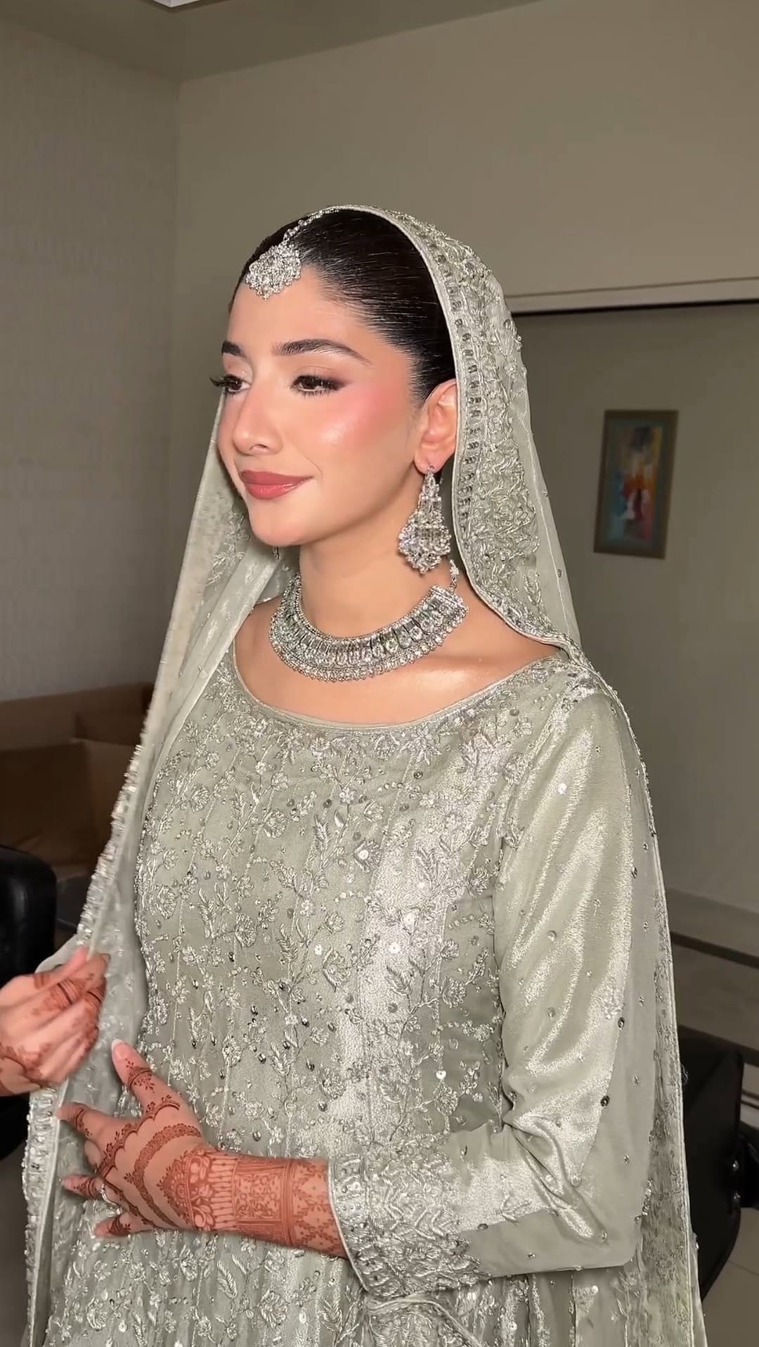 Post 2 by Aisha Zamir on Instagram (video)