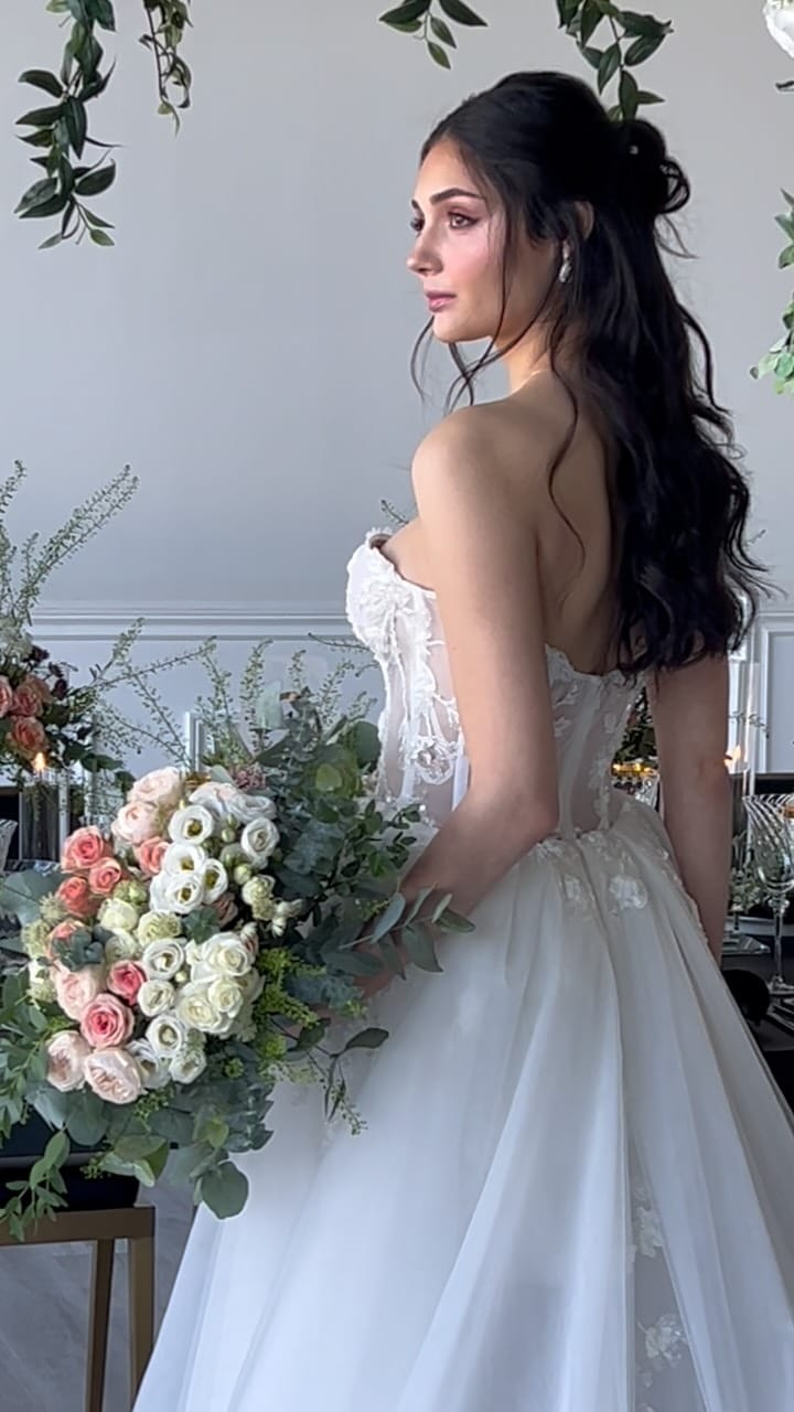 Post 7 by Kiki Chan on Instagram (video)