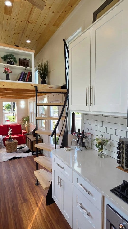 Post 1 by Tiny Mountain Houses on Instagram (video)