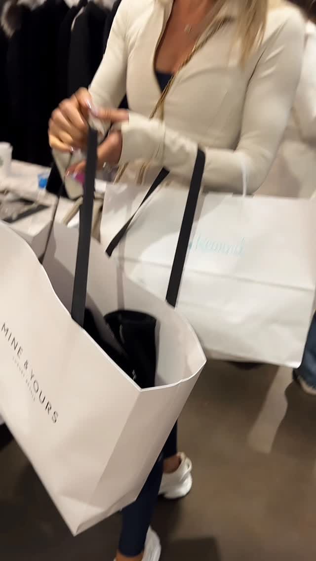 Post 5 by Angels Wear Preloved, Amy Polevoy on Instagram (video)