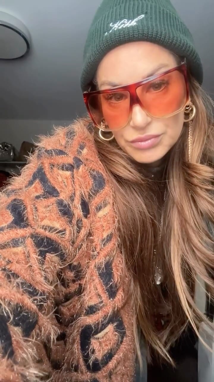 Post 2 by Angels Wear Preloved, Amy Polevoy on Instagram (video)