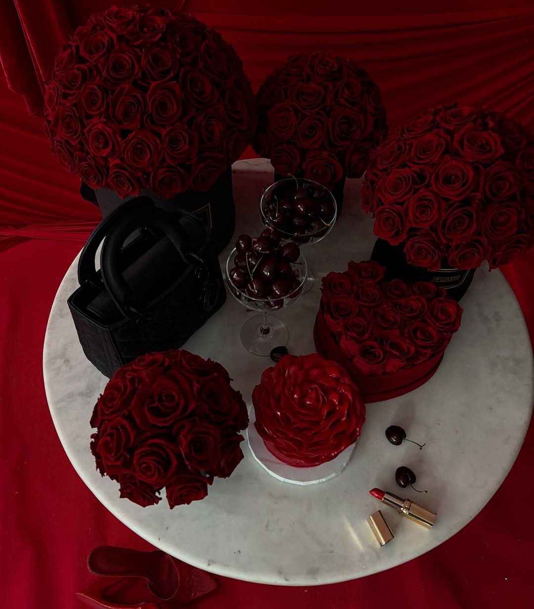 Post 2 by MFLEURS ® OFFICIAL on Instagram (image)