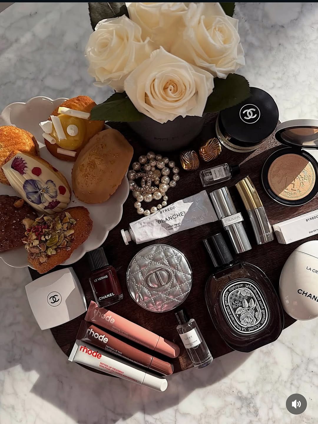 Post 6 by MFLEURS ® OFFICIAL on Instagram (image)
