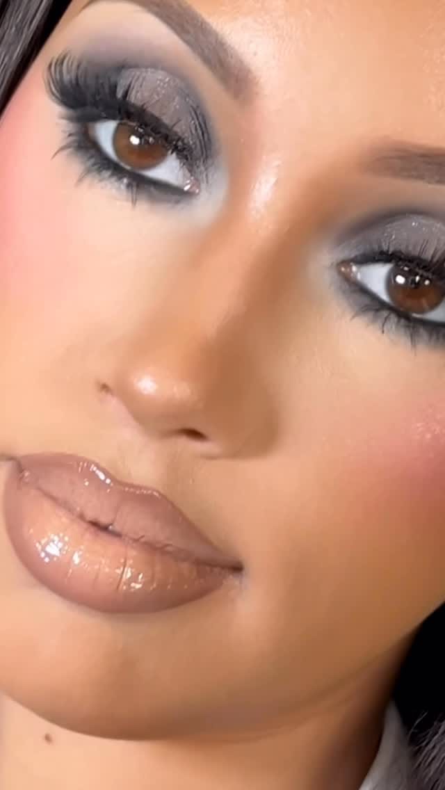 Post 5 by Stacey Edoh | Toronto Professional Beauty Artist on Instagram (video)
