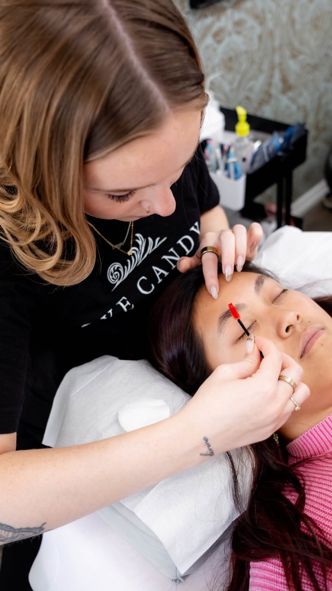 Post 3 by WINNIPEG LASHES + BROWS | BEAUTY + WELLNESS MARKETING on Instagram (video)