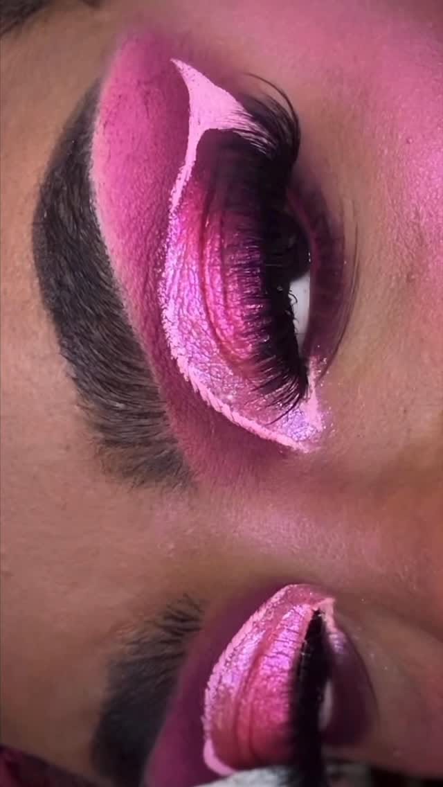 Post 6 by bellabeautébar™️ Cosmetics on Instagram (video)
