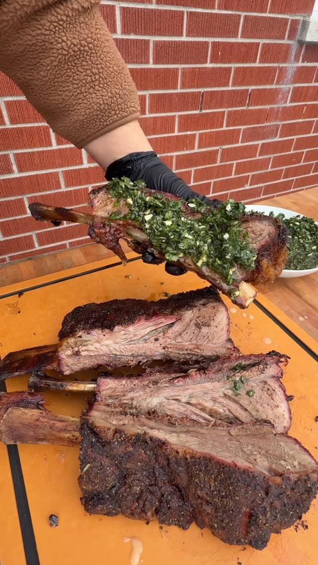 Post 5 by Weber Grills Canada on Instagram (video)