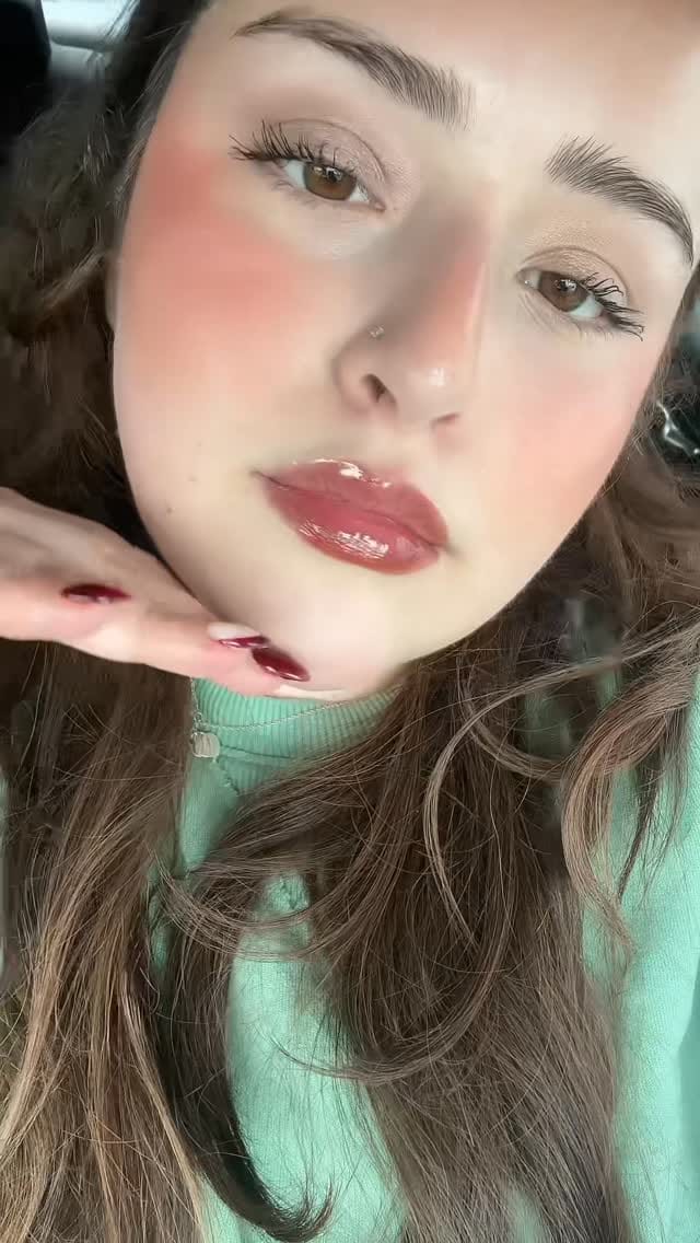 Post 8 by Rebecca on Instagram (video)
