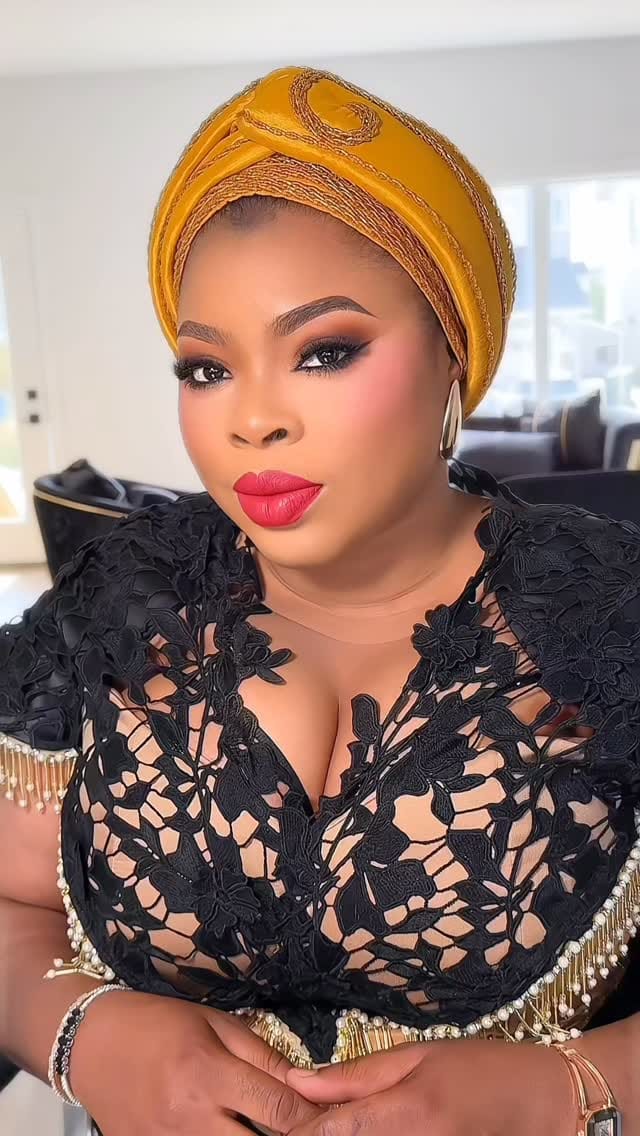 Post 6 by Professional Makeup Artist in CANADA  🇨🇦 on Instagram (video)