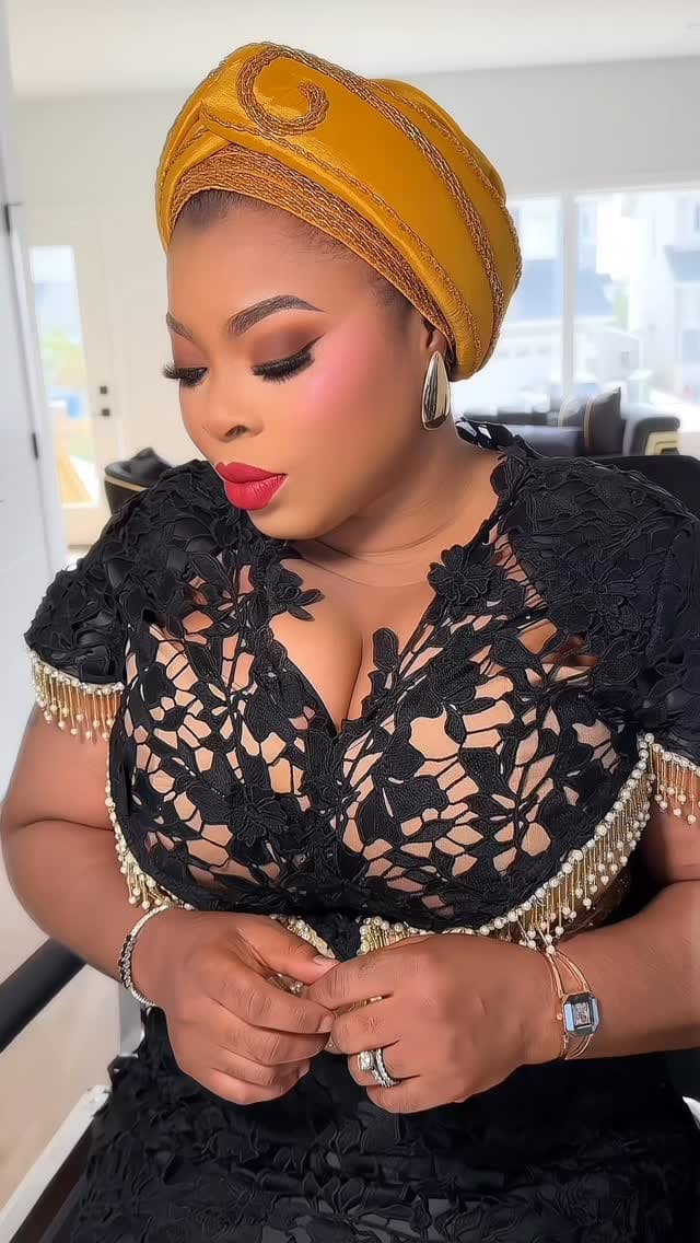Post 7 by Professional Makeup Artist in CANADA  🇨🇦 on Instagram (video)